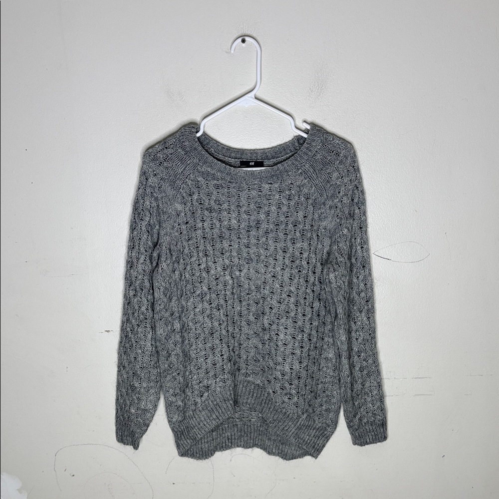 H&M Heather Gray Acrylic Blend Cable Knit Sweater Size XS